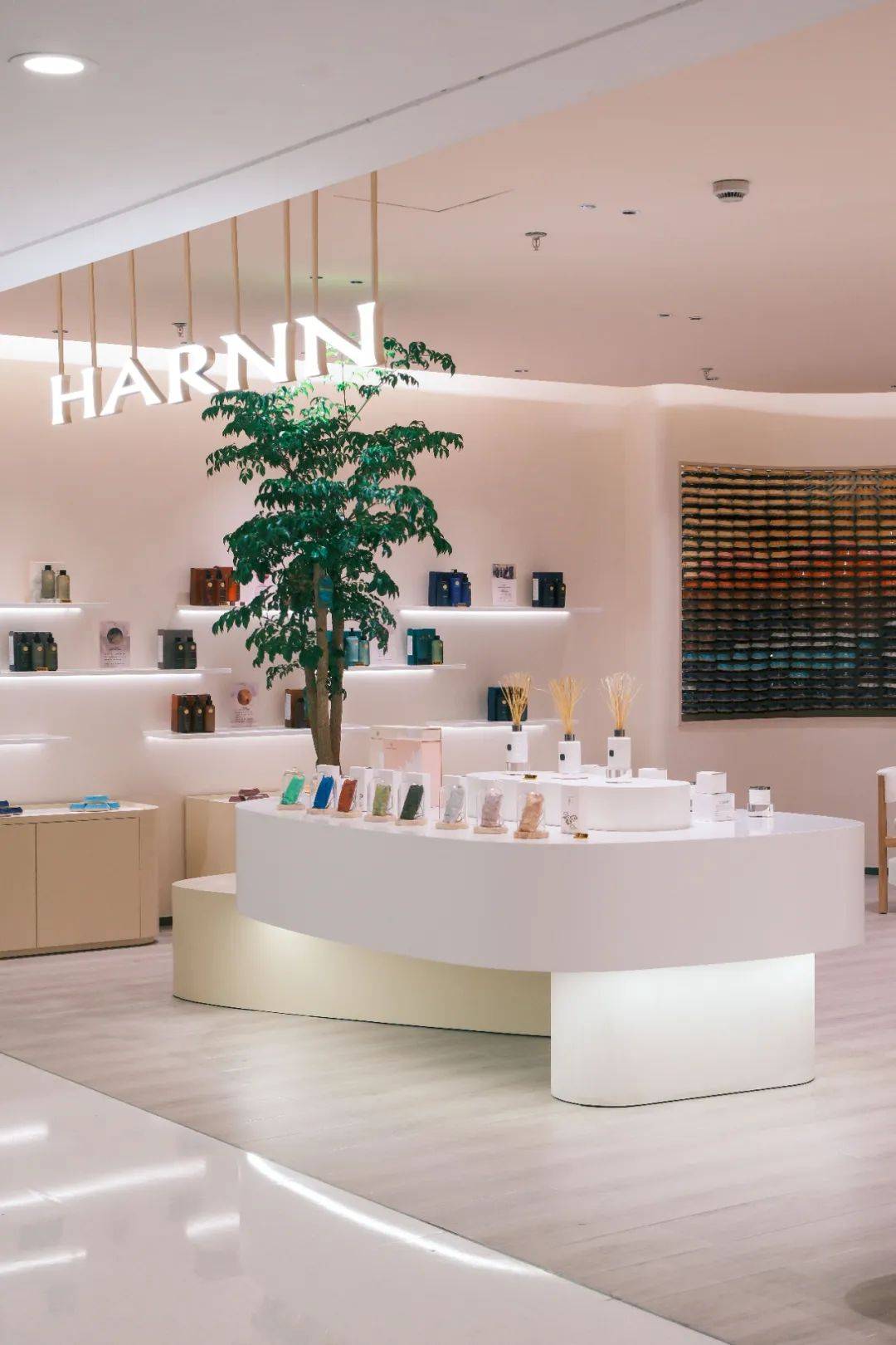 HARNN打造中国线下零售新物种电子pg游戏“SPA+零售”泰国(图8)
