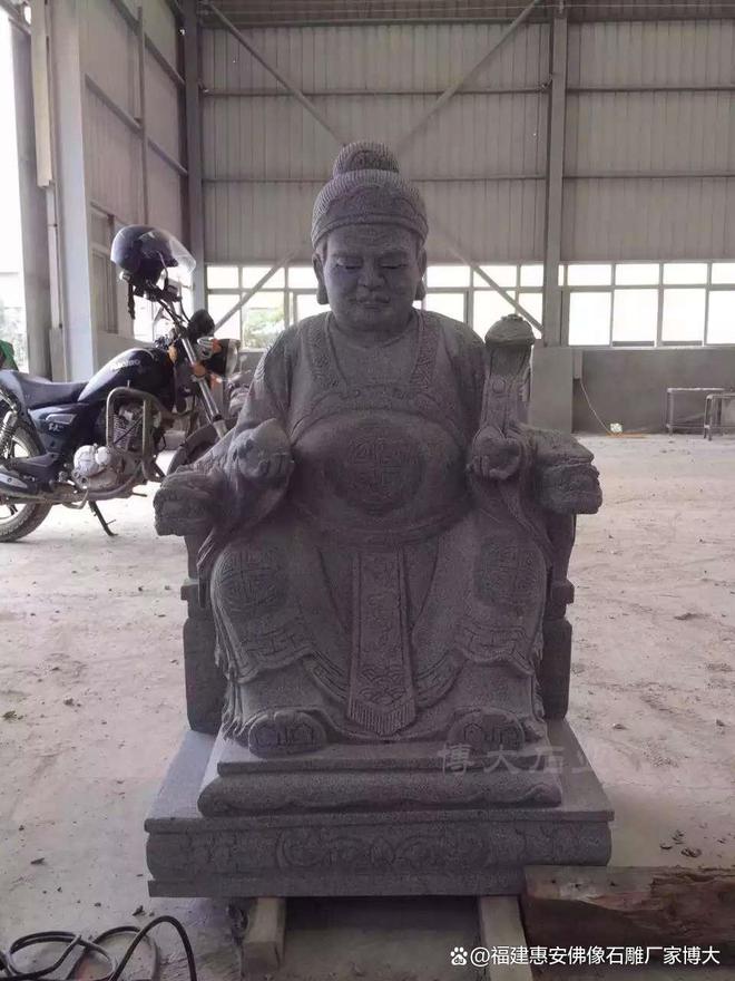 雕土地公在园林中的摆放讲究pg电子模拟器免费试玩石(图5)